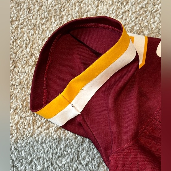 NFL Redskins GRIFFIN III Jersey (KIDS) - Picture 9 of 10